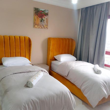 Nouveau Appartement Au Plein Centre Ville En Face Hilton Tanger Exterior foto