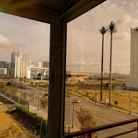Nouveau Appartement Au Plein Centre Ville En Face Hilton Tanger Exterior foto