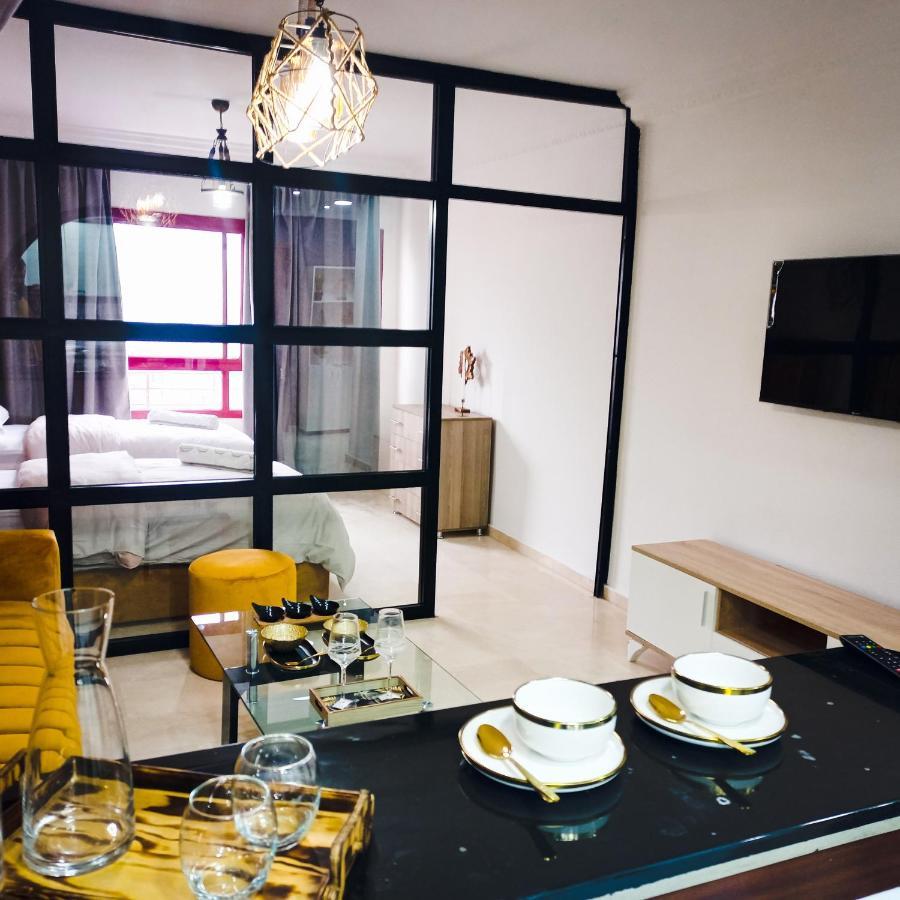 Nouveau Appartement Au Plein Centre Ville En Face Hilton Tanger Exterior foto