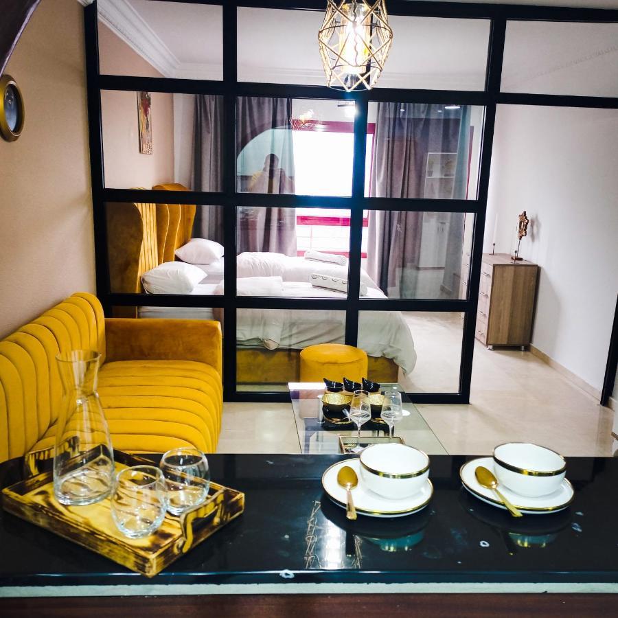 Nouveau Appartement Au Plein Centre Ville En Face Hilton Tanger Exterior foto