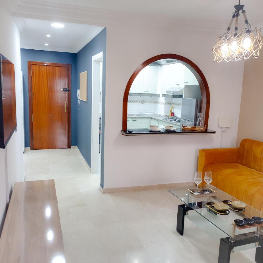 Nouveau Appartement Au Plein Centre Ville En Face Hilton Tanger Exterior foto